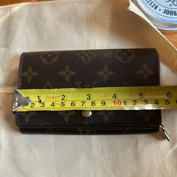Authentic Louis Vuitton Porte Monnaie Monogram Wallet - Picture 13 of 14